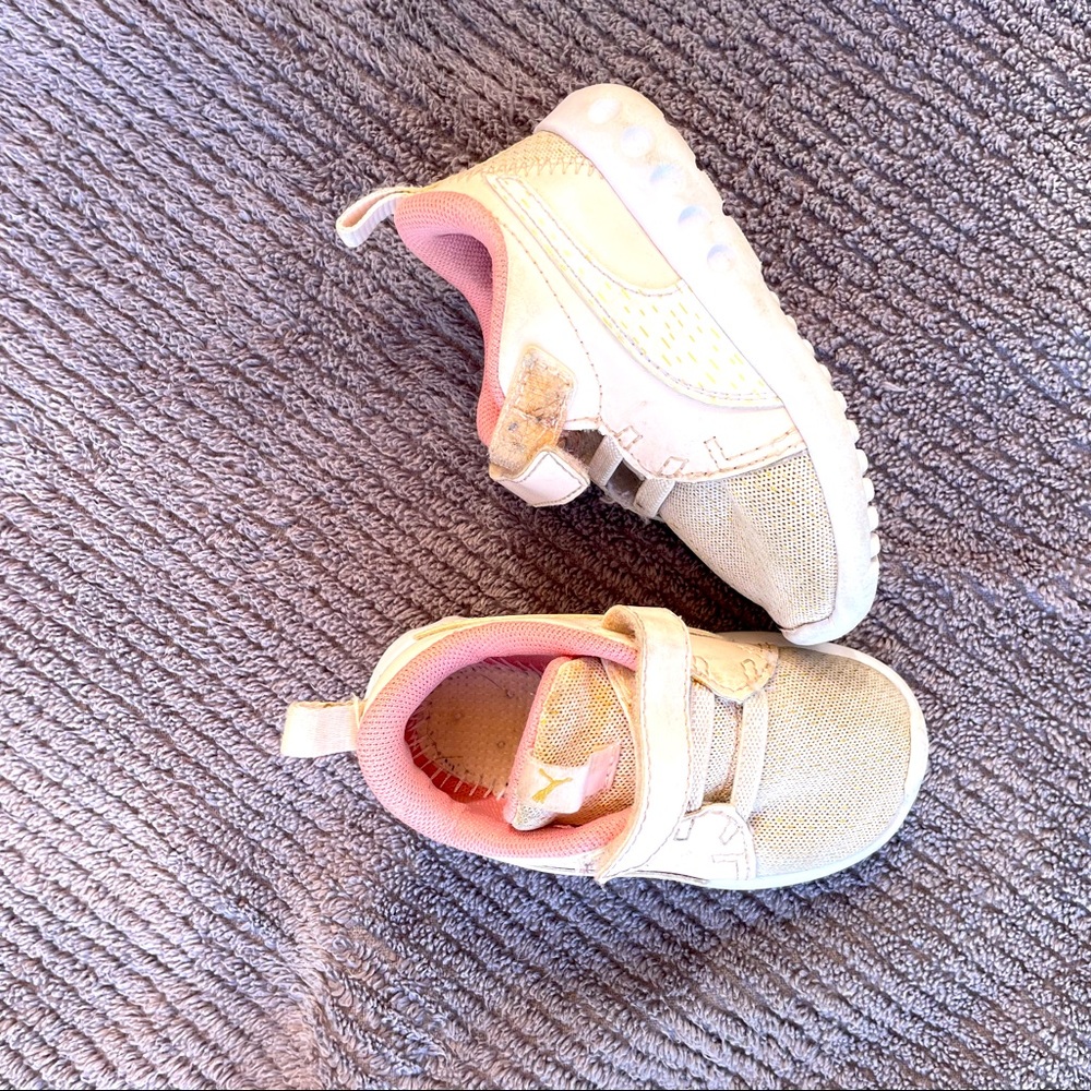 Puma Little kid Sneakers
